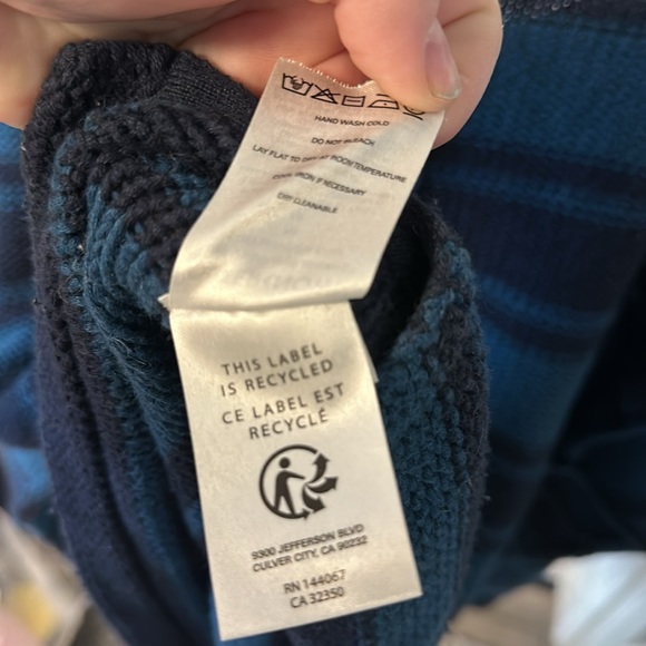 OUTERKNOWN size M alpaca blend sweater with kangaroo pouch. - Picture 5 of 8